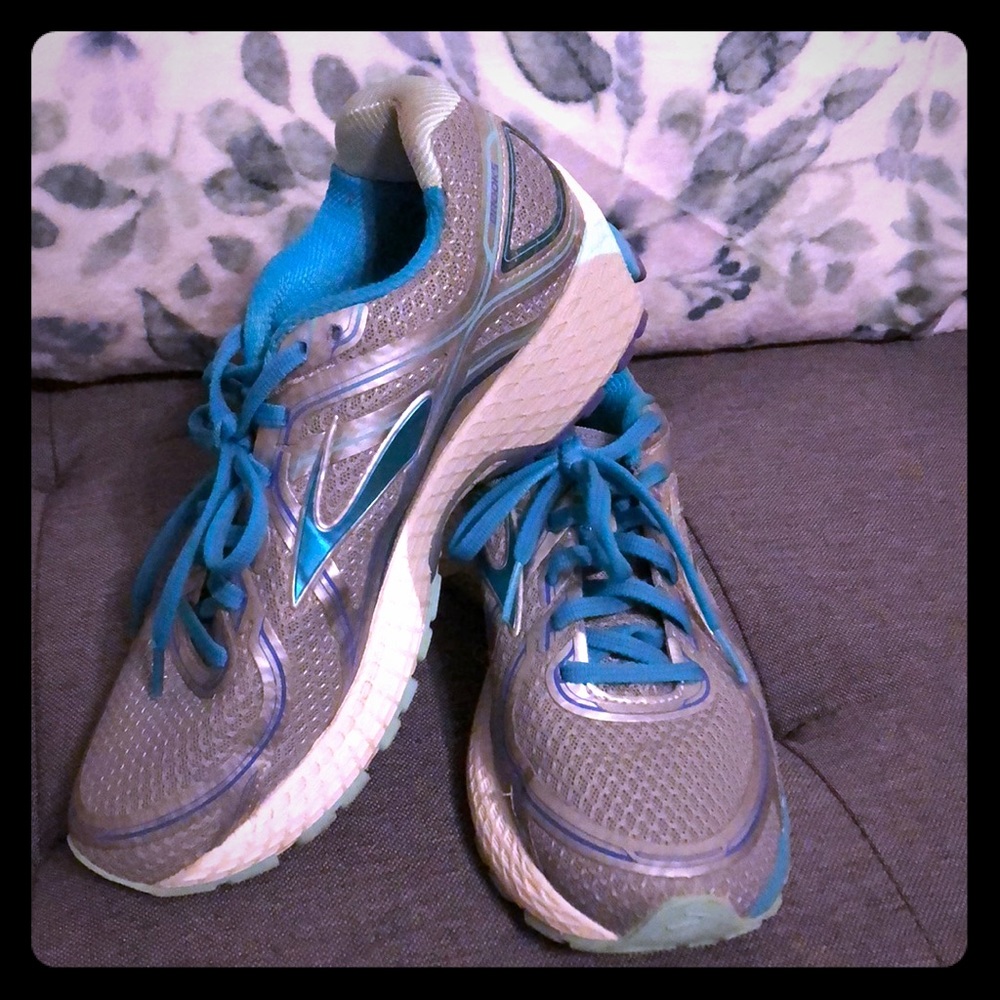 Brooks Running Sneakers
